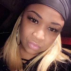 Meet your Posher, Angelia